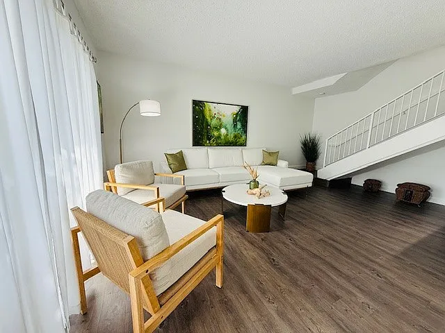 Waterford Point Apartments — Photo 8