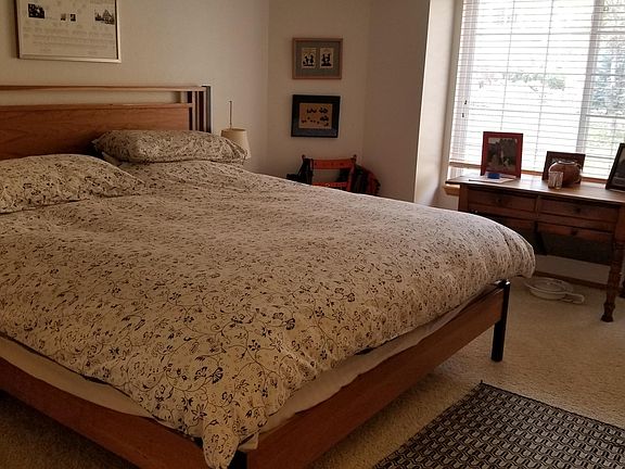 Master bedroom with plenty of space on main floor