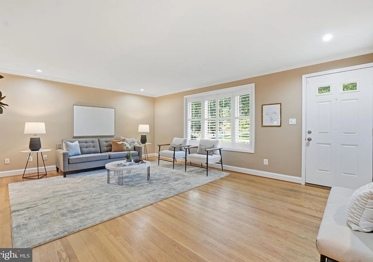 Lovely, updated rambler with finished walk-out basement! — Photo 3