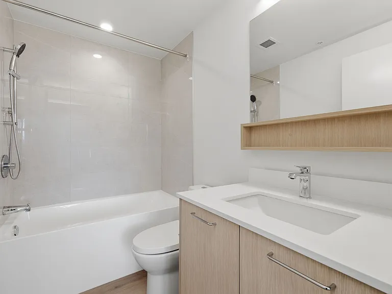 1529 Oxford St — Photo 121