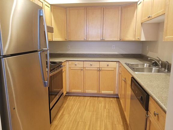 2nd image of 710 Silver Lake Ave