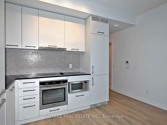 2nd image of 87 Peter St #2708