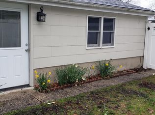 6 Del Pl, Hauppauge, NY 11788