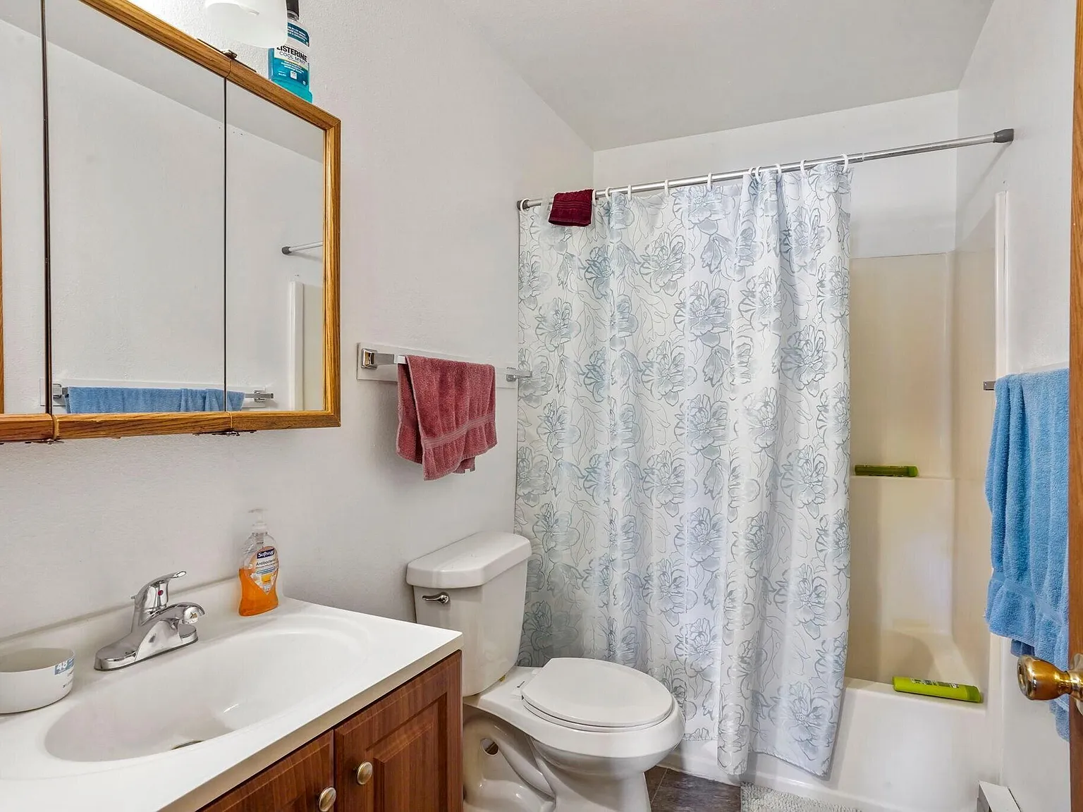 1016 E Mallon Dr — Photo 2