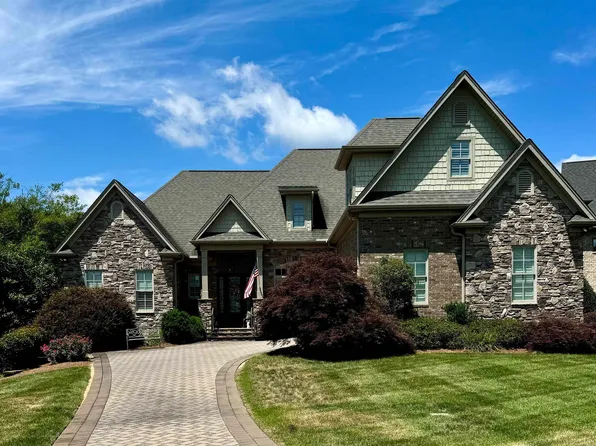 27 Cullen Ct, Greer, SC 29650
