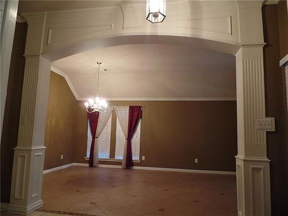 3rd image of 208 Golden Meadow Dr