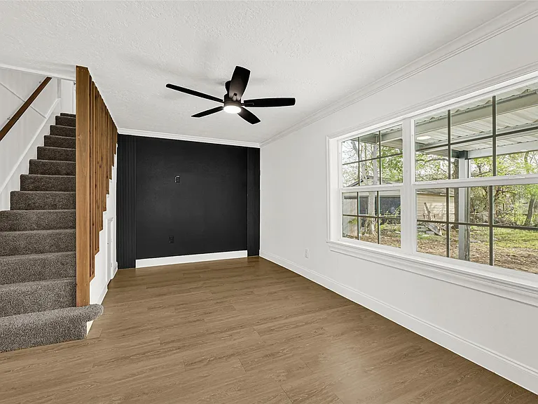 513 Main St — Photo 15