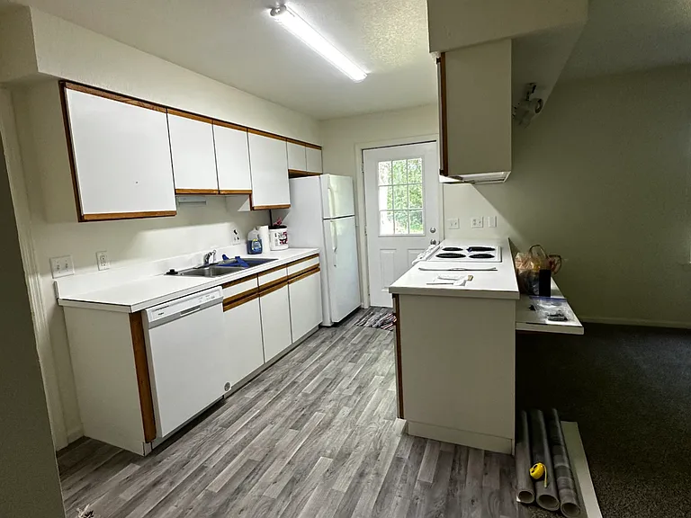 416 Willow St — Photo 2