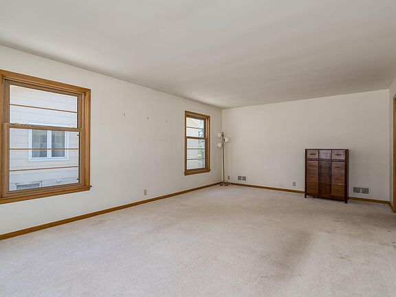 5th image of 443 Harrison Ave