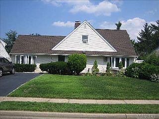 1st image of 19 Potter Ln