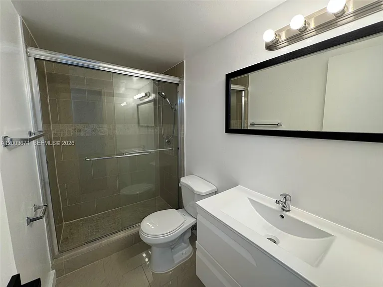 2020 NE 135th St #810 — Photo 23