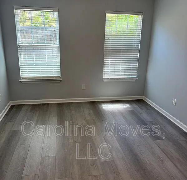 479 Woodbark Ct — Photo 4
