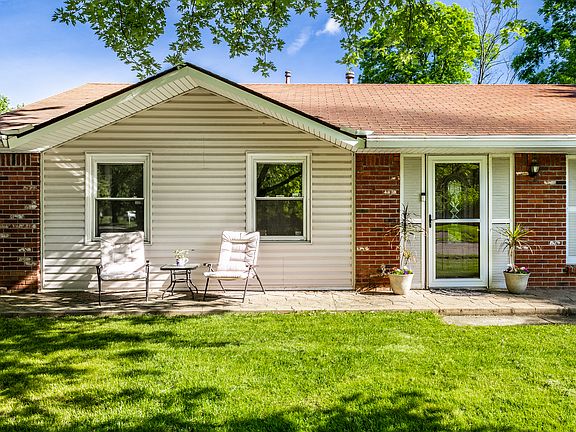 4th image of 5940 Cheshire Ct