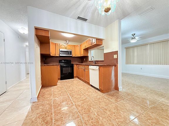 5th image of 1130 Kasim St