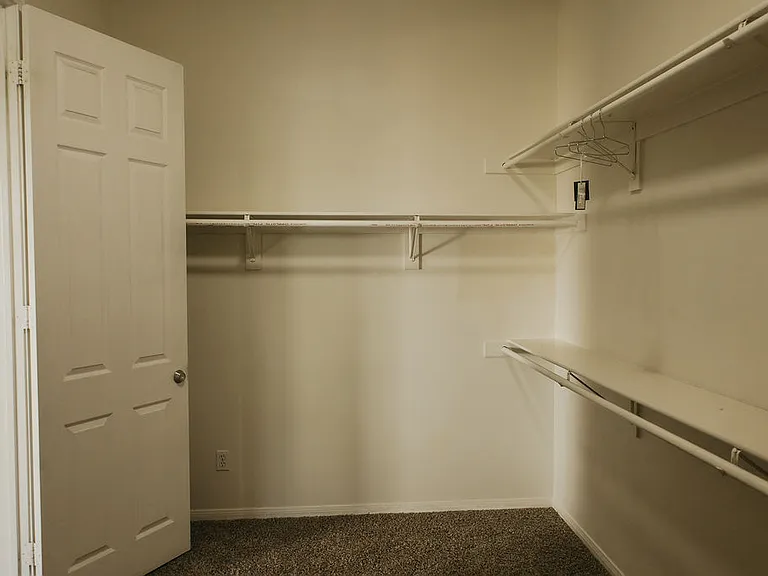 1634 Ivy Ct — Photo 25