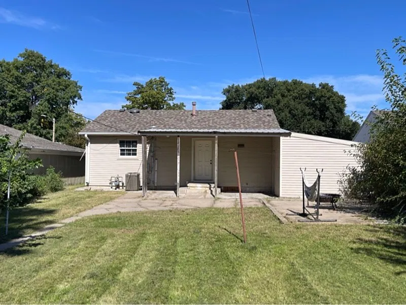 2 bed, 2.0 bath, 1100 sqft, $1,700 — Photo 2