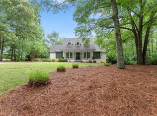 5094 Meadowbrook Cir, Suwanee, GA 30024
