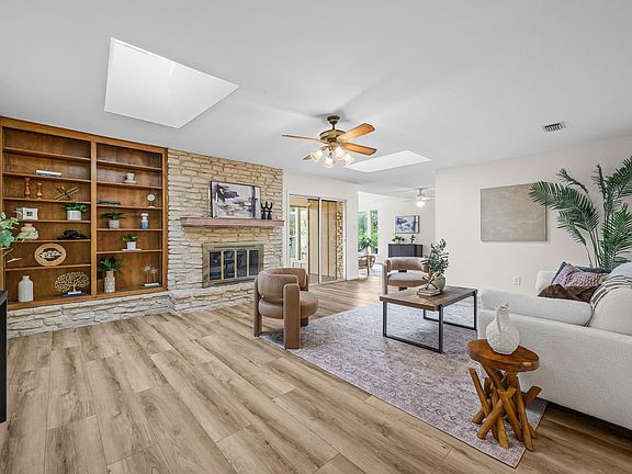 5th image of 8711 Mountain Ridge Dr