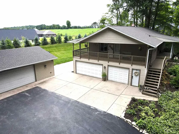785 Brookwood Cir, Oneida, WI 54155