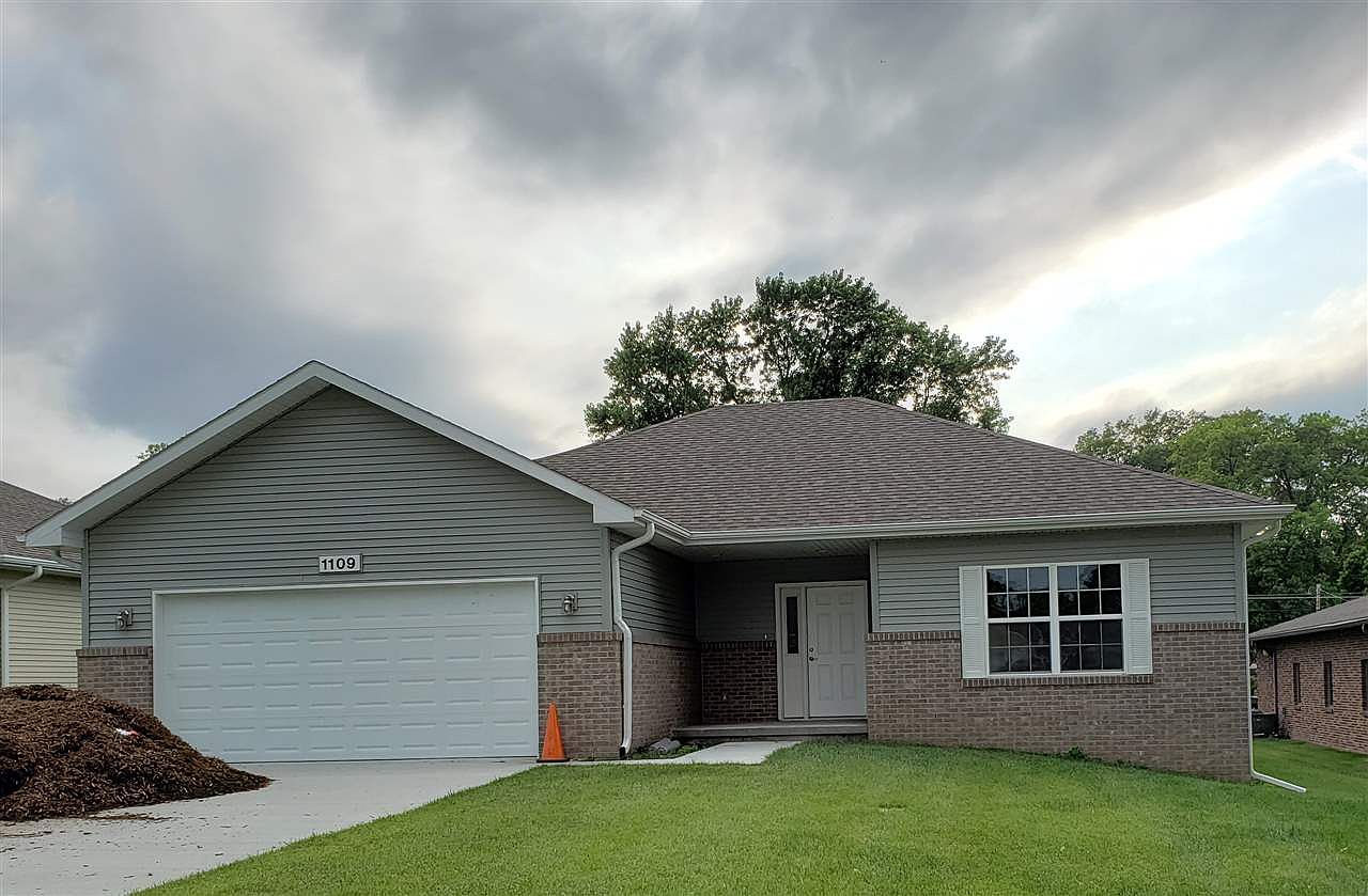 1109 N 9th St Beatrice NE 68310 Zillow