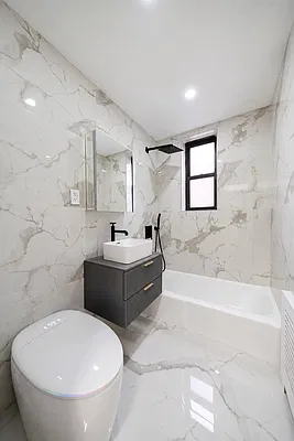 Bathroom, photo 2