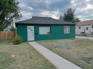 908 E Lyon St, Laramie, WY 82072