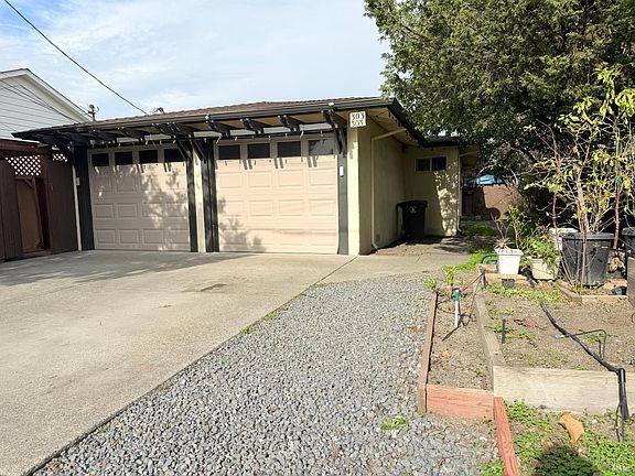 5th image of 303 Boyce Street