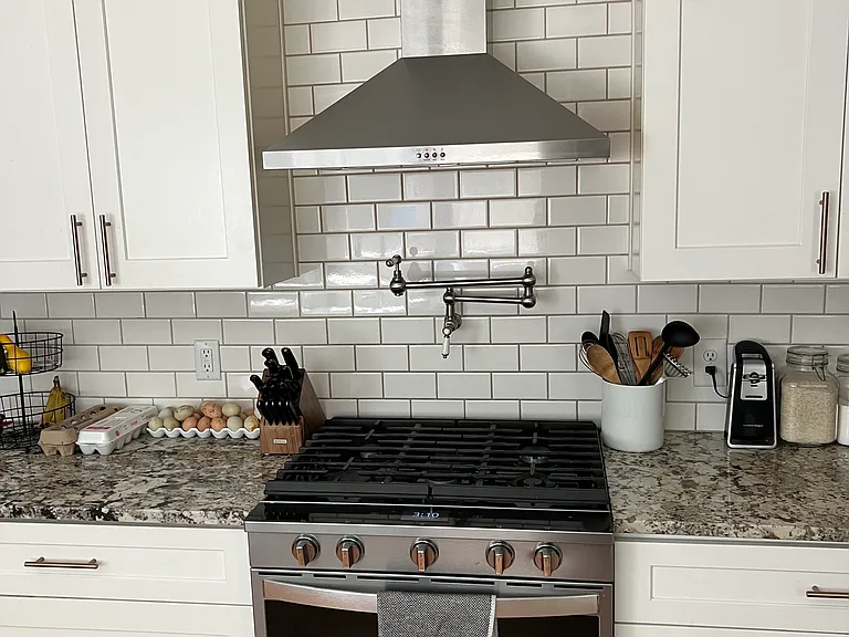306 Plum Ln — Photo 12