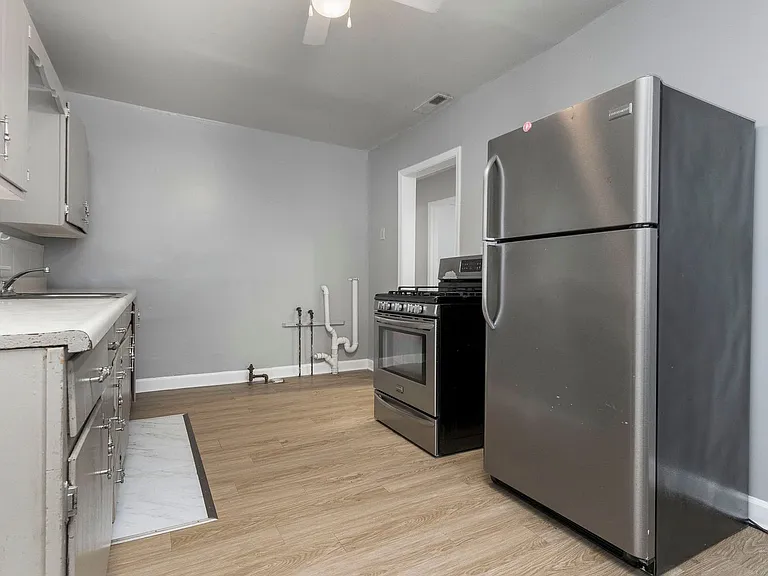 4060 La Salle Ave — Photo 12