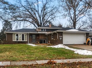 18W089 Claremont Dr, Darien, IL 60561