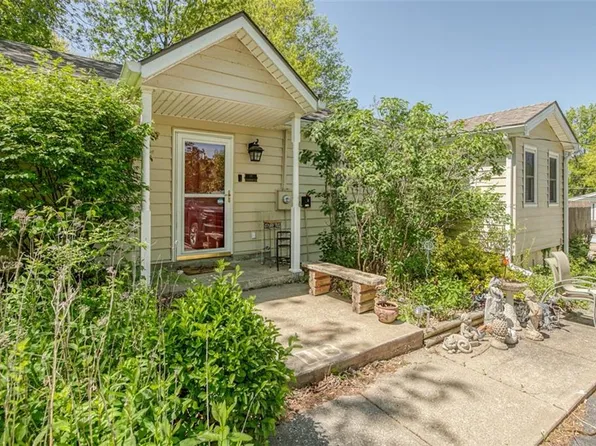 113 Dockside Dr, Lake Tapawingo, MO 64015