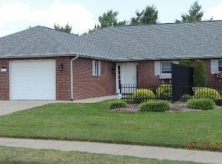 7015 S Stratton Ct, Columbus, IN 47203