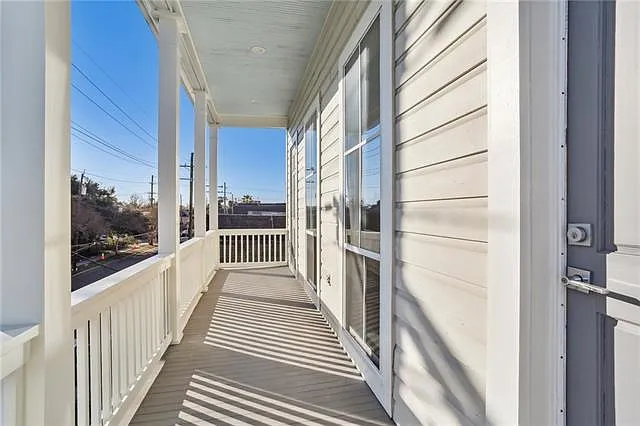 2328 Valence St #UPPER — Photo 22