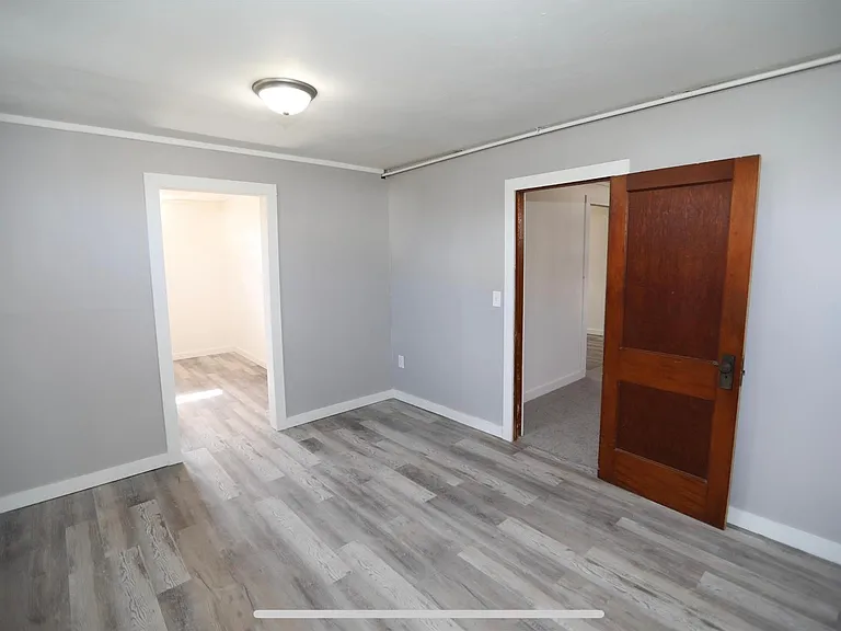2107 Avenue D — Photo 23