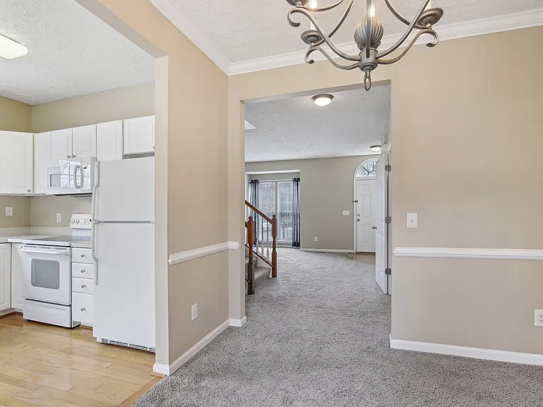 7841 Heaton Way — Photo 6
