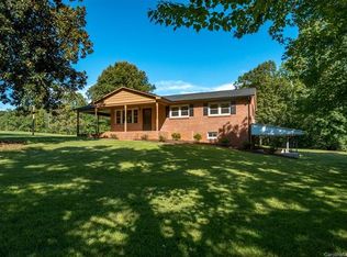 1201 Abernathy Dr, Stanley, NC 28164