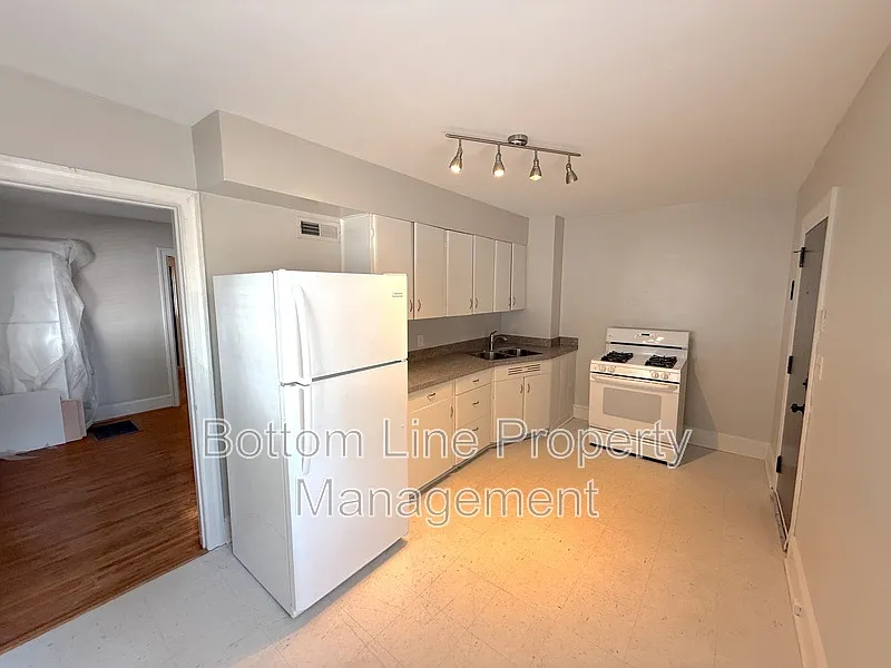 1 bed, 1.0 bath, 500 sqft, $1,295 — Photo 4