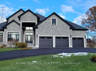 21564 Loyalist Pkwy, Prince Edward County, ON K0K1L0