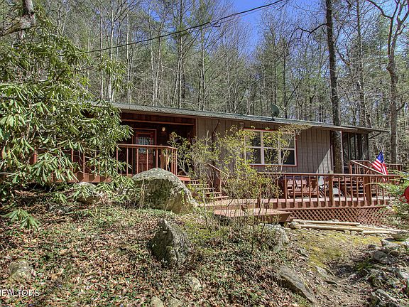 3rd image of 1324 Huskey Branch Rd