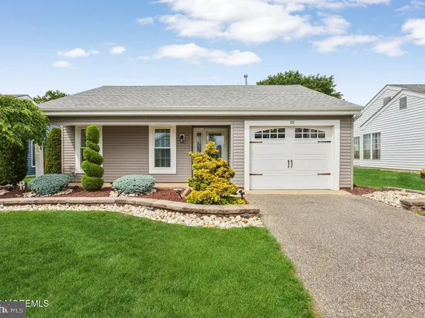 10 Weybridge Pl, Manchester, NJ 08759