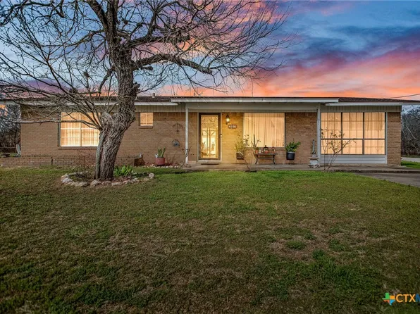 207 Williams St, Tivoli, TX 77990