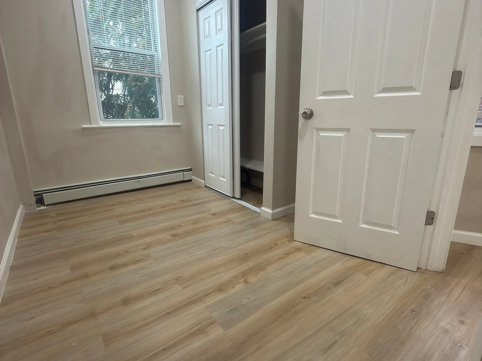 3 bed, 1100 sqft, $2,700 — Photo 4