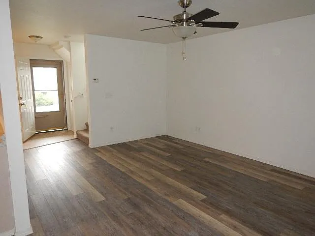 609 Grant Ln SW #B — Photo 5