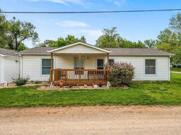 3510 SW 4th St, Topeka, KS 66606