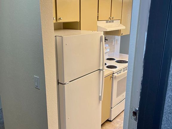 3rd image of 1216 Market St #211