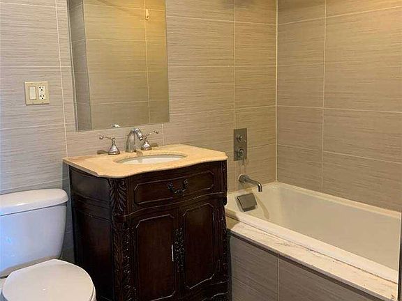 5th image of 133-38 Sanford Ave #7E
