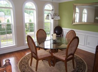 39 High Top Rd, Sandy Springs, GA 30328