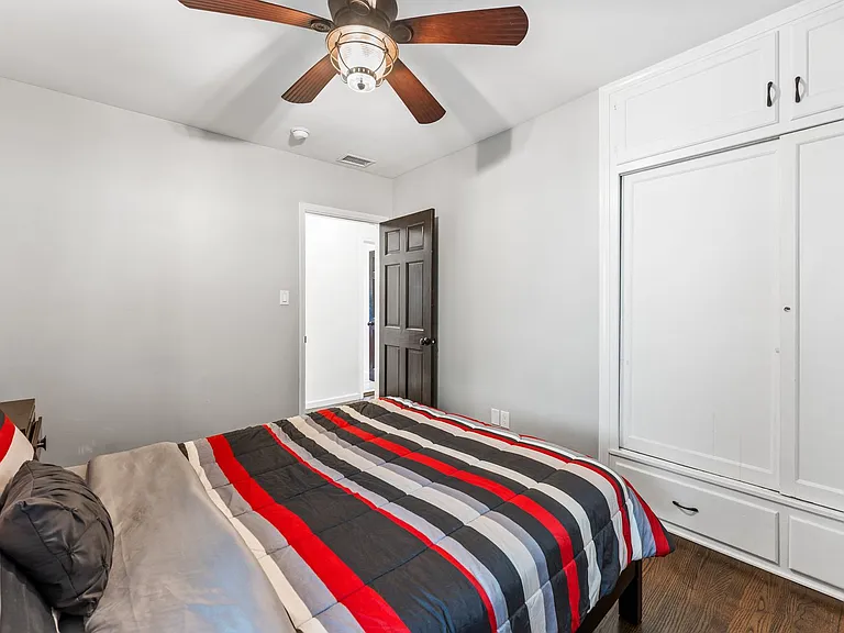 1537 El Prado — Photo 20