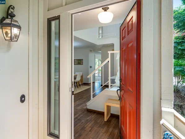 28 Curlew Way, Novato, CA 94949
