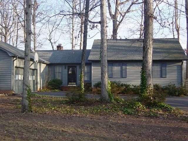 2nd image of 135 Towne Creek Trl
